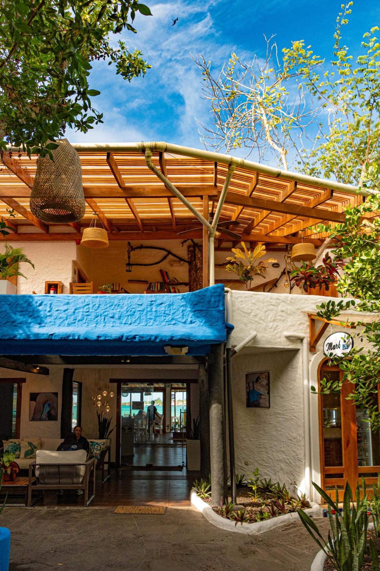Hotel Blu Galapagos Sustainable Waterfront 5*
