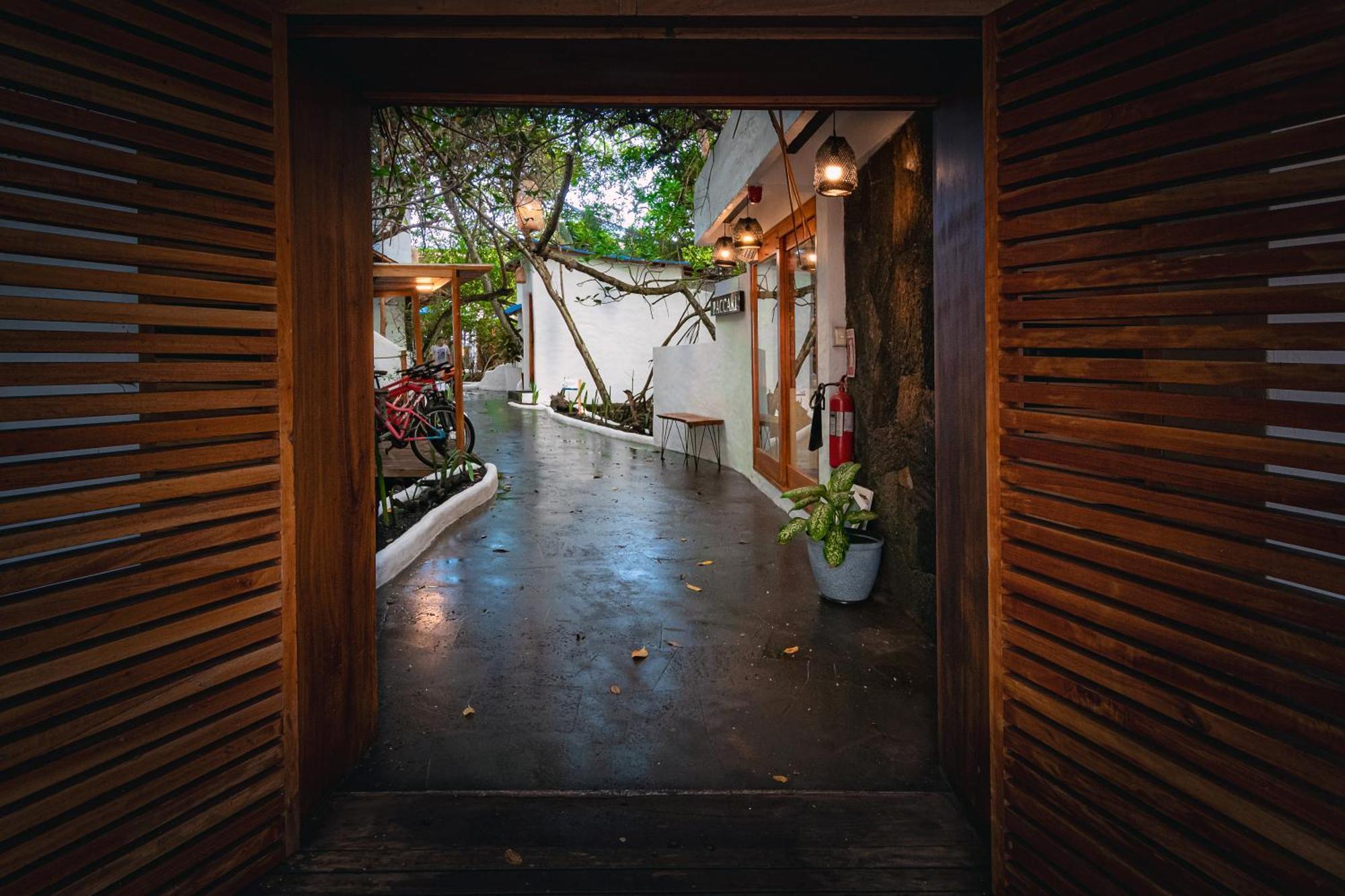 Hotel Blu Galapagos Sustainable Waterfront 5*