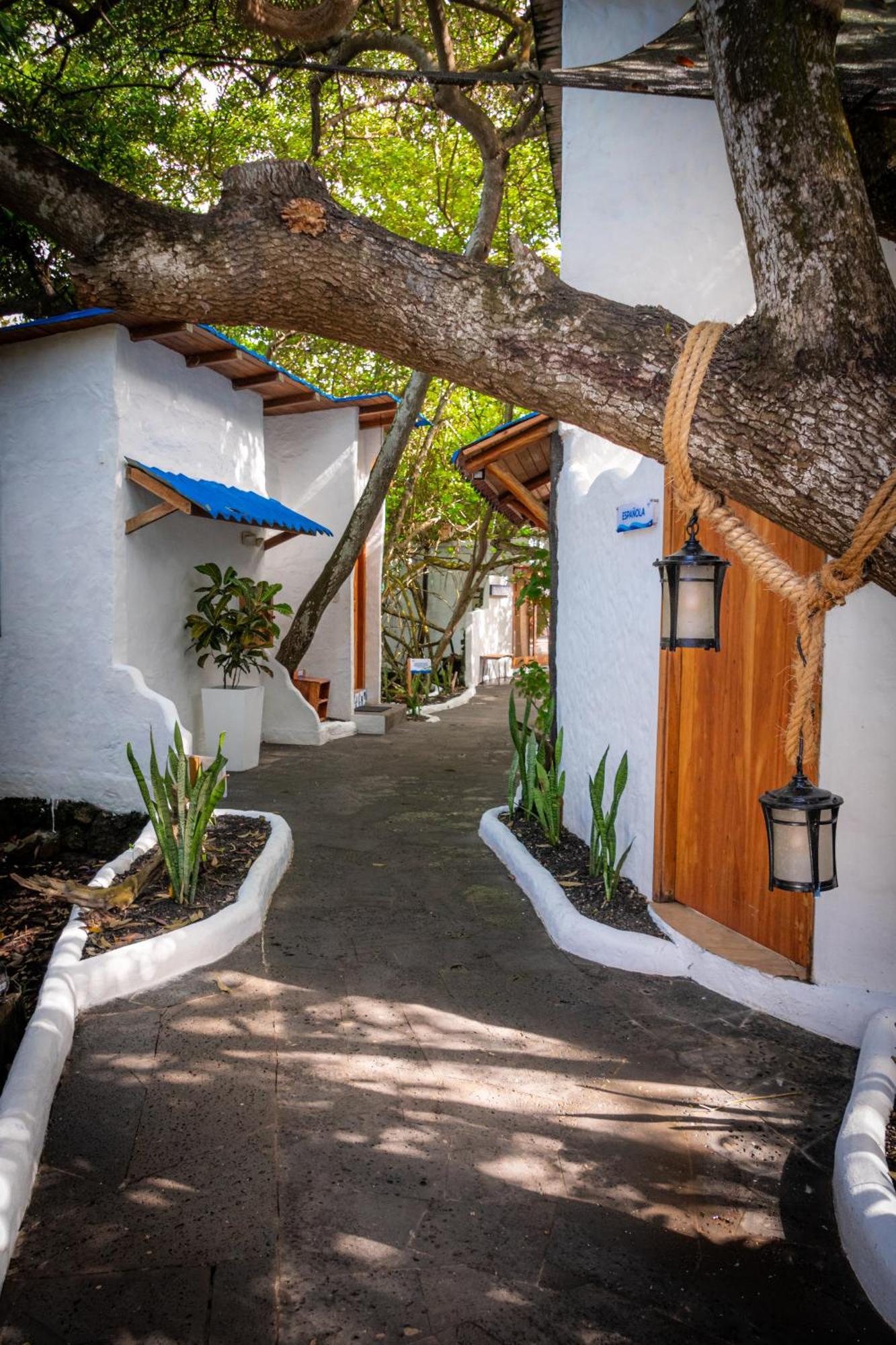 Blu Galapagos Sustainable Waterfront Hotel 5*