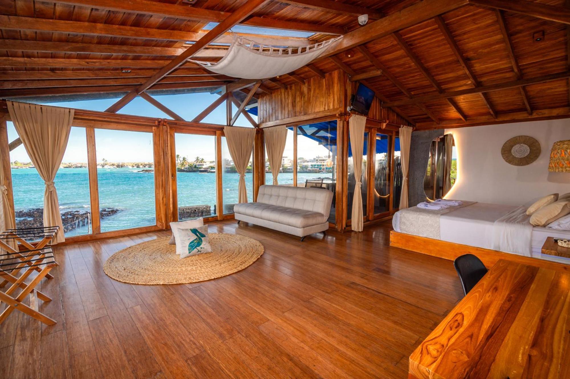 Hotel Blu Galapagos Sustainable Waterfront Puerto Ayora (Galapagos Islands)