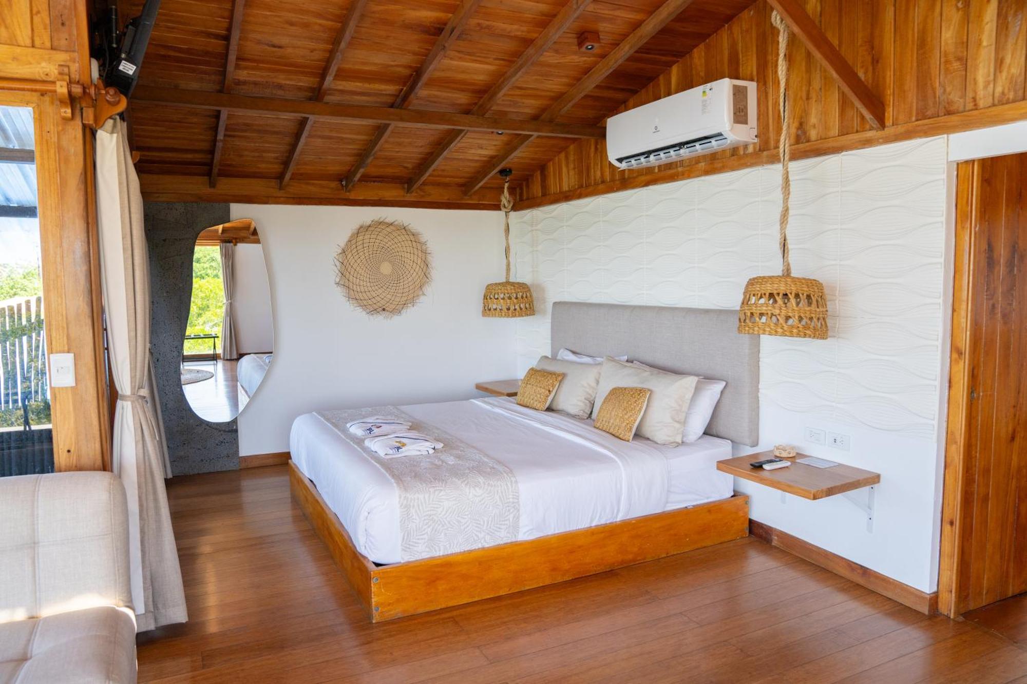 Hotel Blu Galapagos Sustainable Waterfront