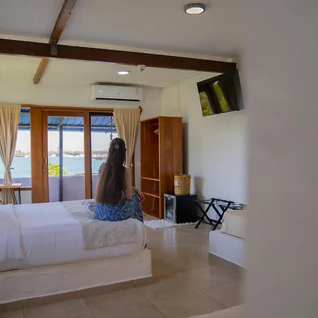 Blu Galapagos Sustainable Waterfront Lodge Puerto Ayora  Exterior photo