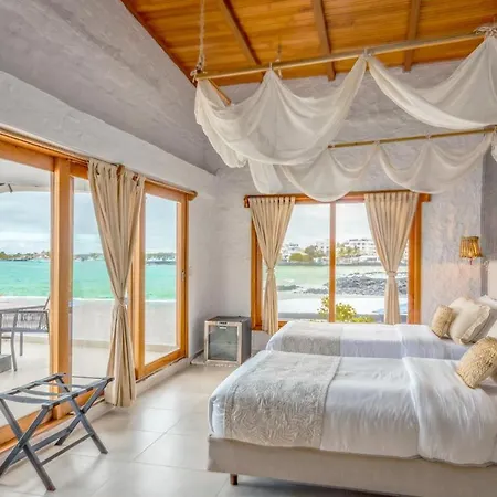 Blu Galapagos Sustainable Waterfront Lodge Puerto Ayora  Exterior photo